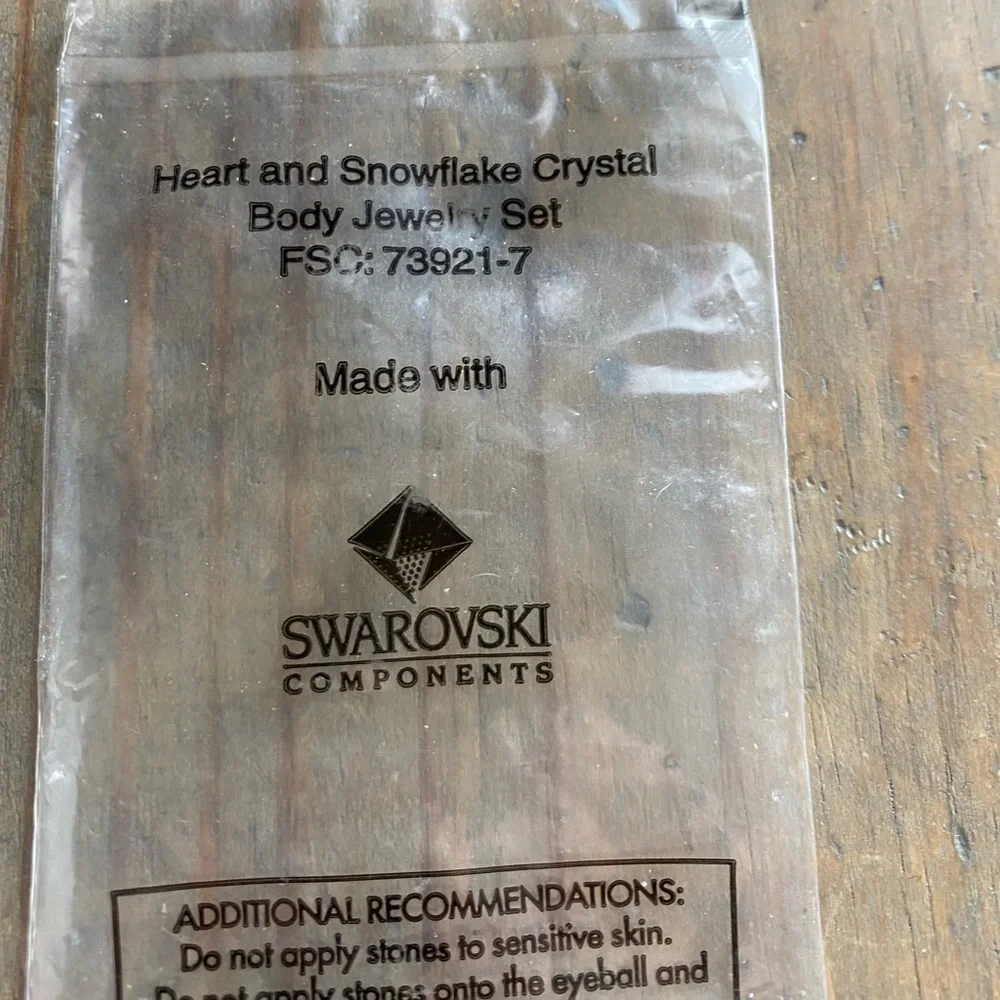 Swarovski crystal body art - Picture 4 of 4